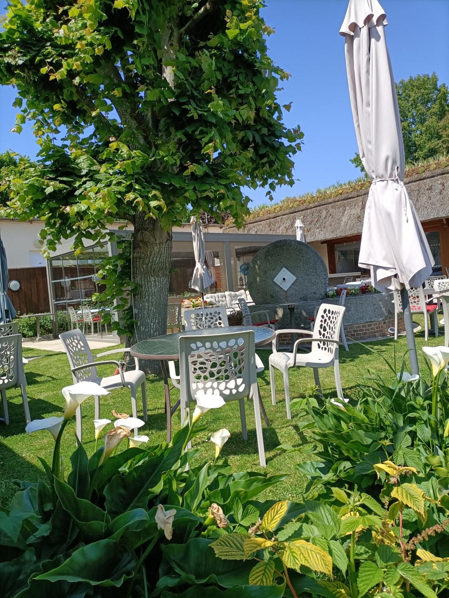 Auberge Du Vieux Tour Le Manoir Canapville  Zewnętrze zdjęcie