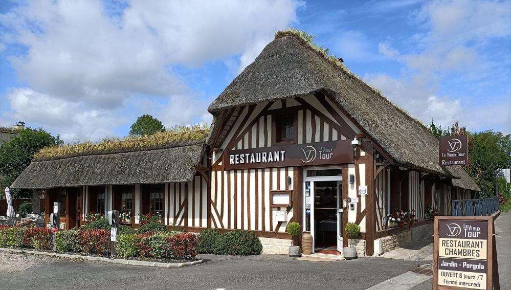 Auberge Du Vieux Tour Le Manoir Canapville  Zewnętrze zdjęcie