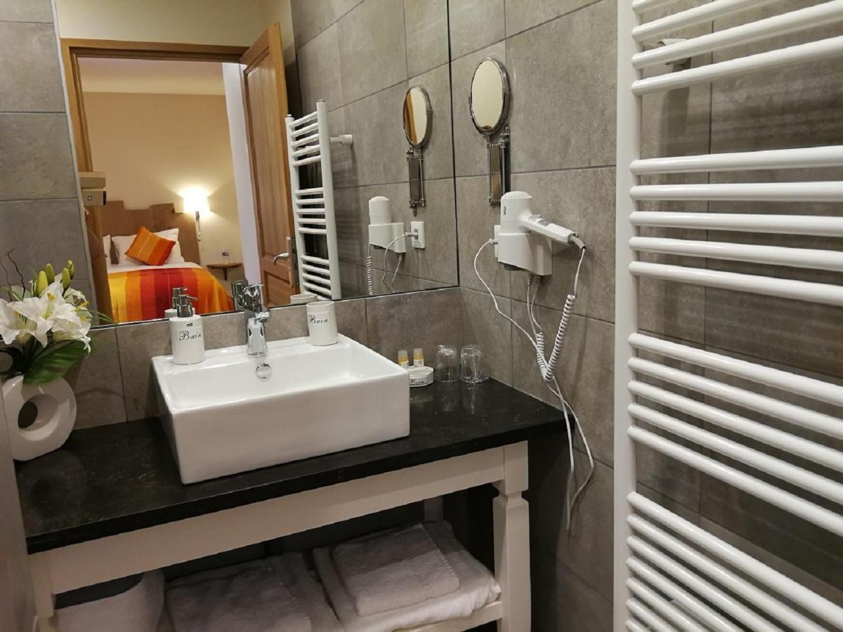 Auberge Du Vieux Tour Le Manoir Canapville  Zewnętrze zdjęcie